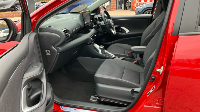 Toyota Yaris 1.5 Hybrid Design 5dr CVT Hybrid Hatchback